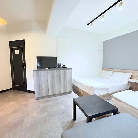 Inn 逢甲home Тайчжун Экстерьер фото